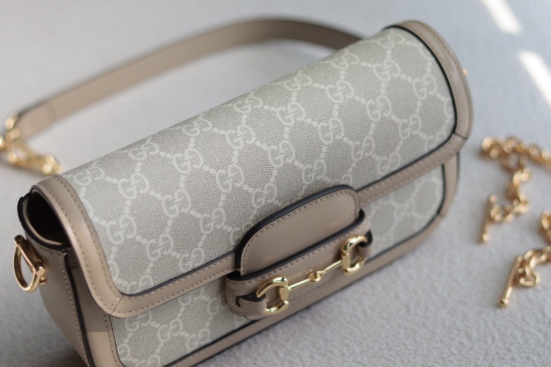 Handbag/Shoulder Bag Size  23.5x14x5cm