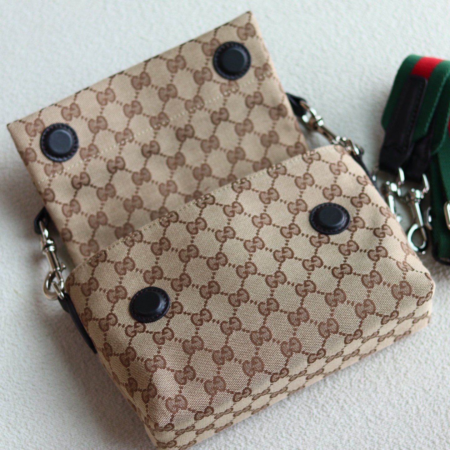 Handbag/Shoulder Bag Size  19x 15x 7