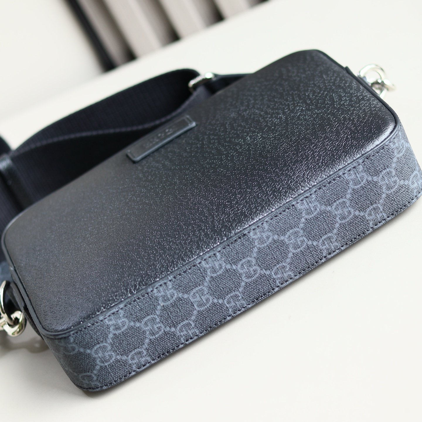 Handbag/Shoulder Bag Size  24x16.5x4.5cm