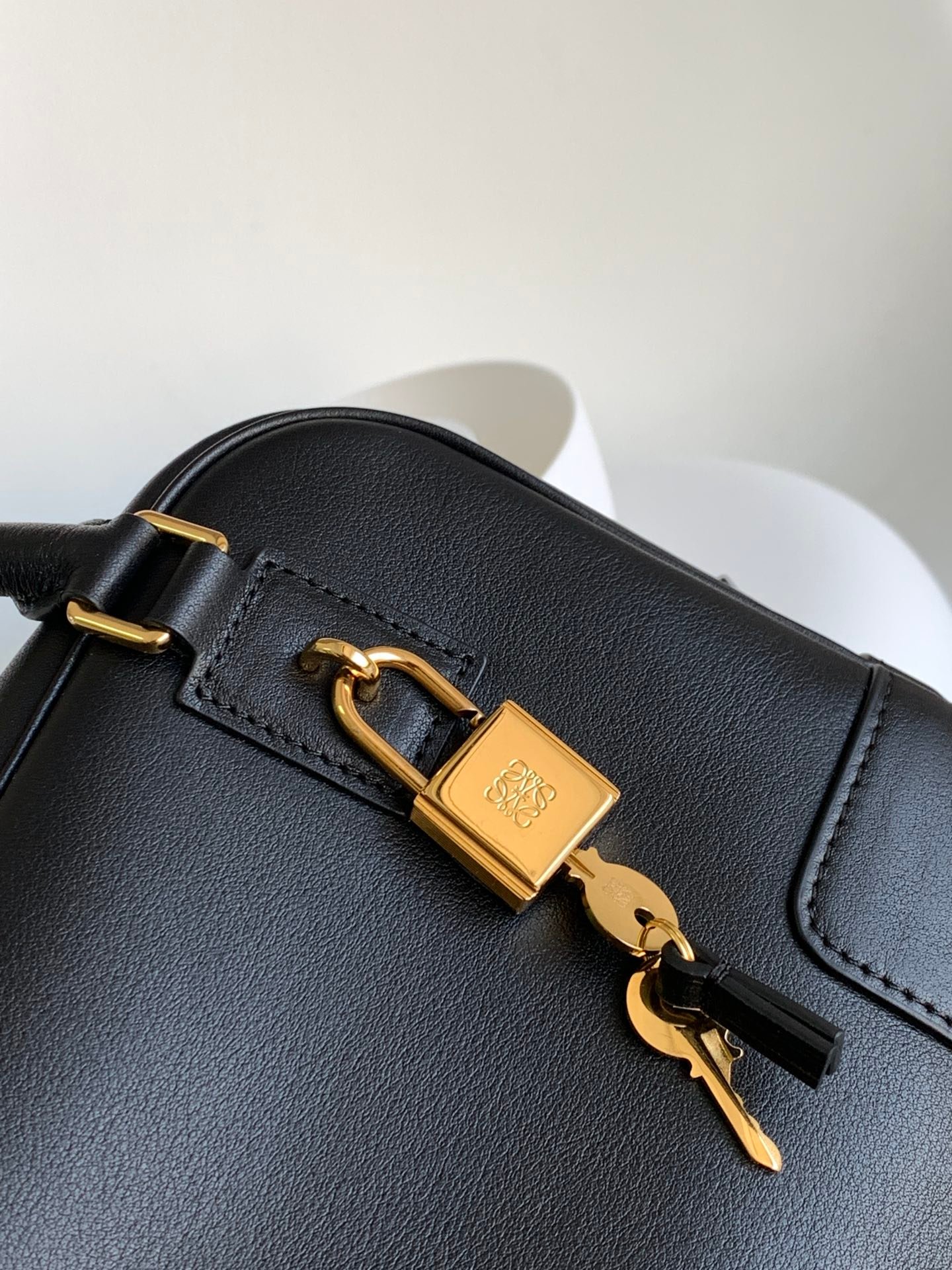 Handbag/Shoulder Bag Size 19*18*11cm