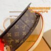 - Scalloped messenger bag shoulder bag Specification: 24*17*8cm