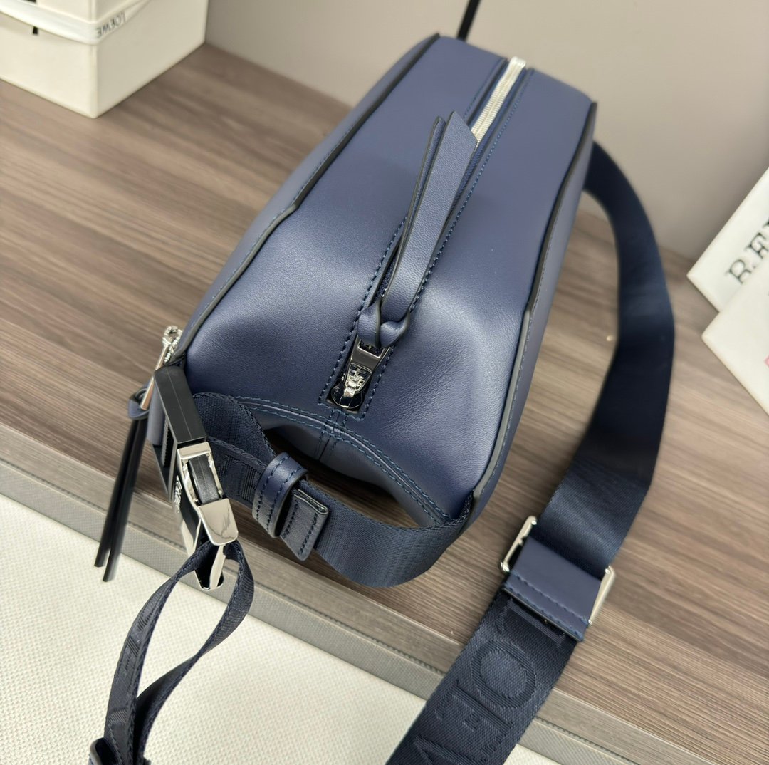 Handbag/Shoulder Bag Size 32.5*9*12.3cm
