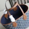 Handbag/Shoulder Bag Size   22x19x18cm