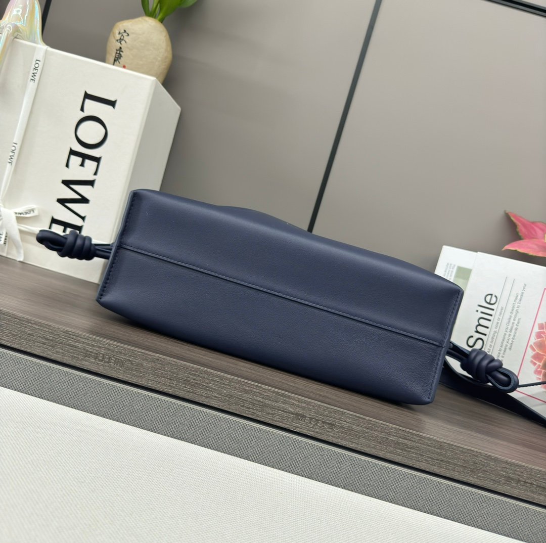 Handbag/Shoulder Bag Size30*24.5*10.5cm