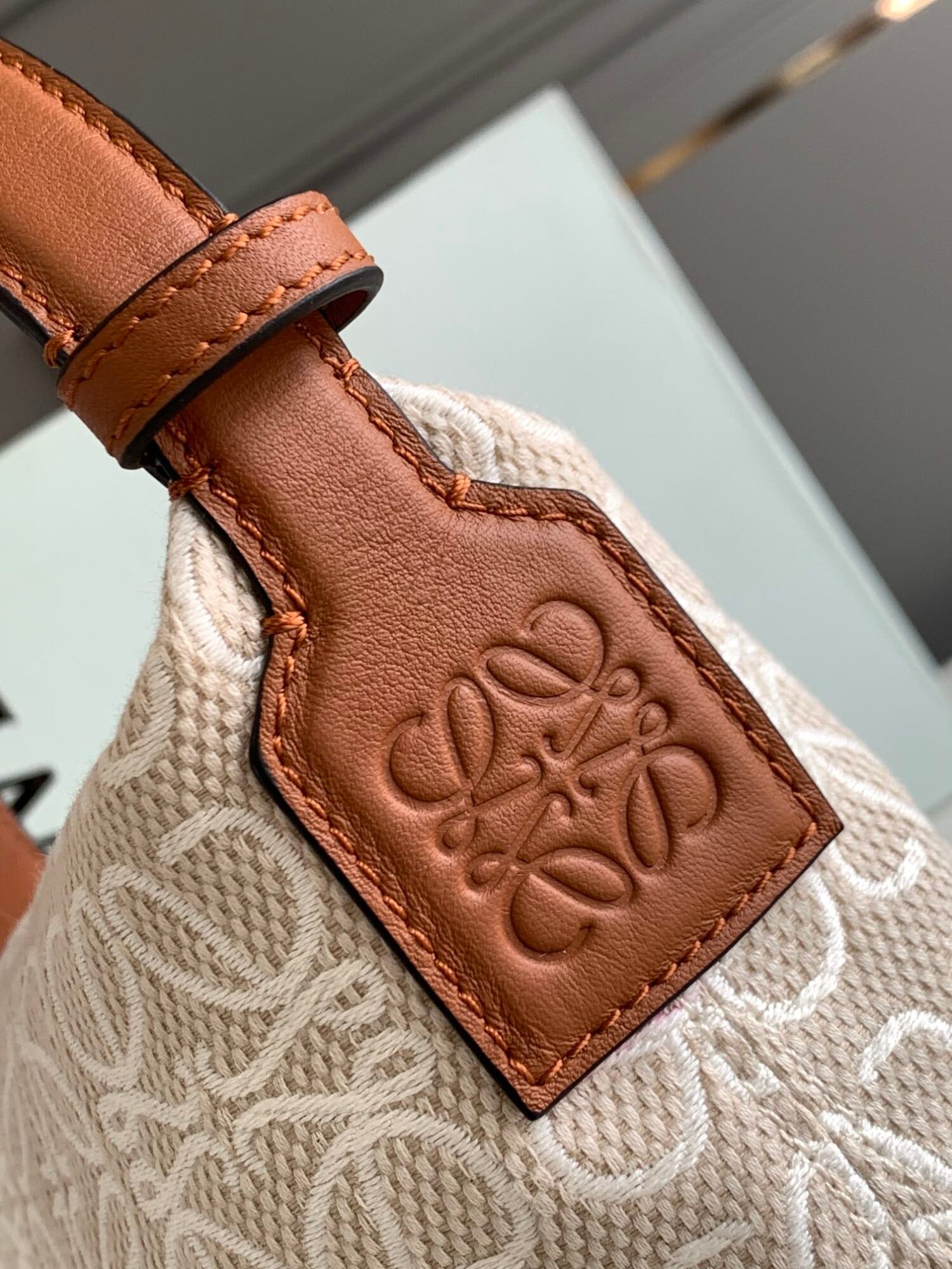 Handbag/Shoulder Bag Size21*17*12.5cm