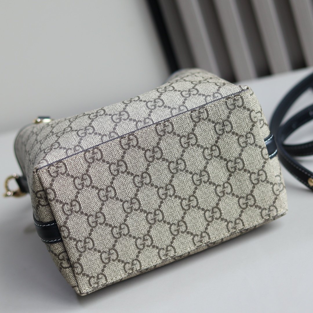 Handbag/Shoulder Bag Size  20.5x18x11.5