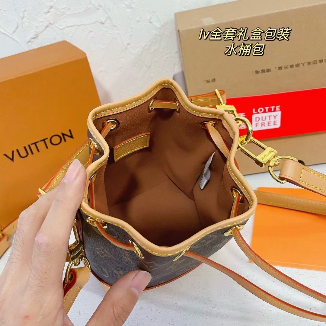 Reading Flower Small Bucket Bag Handheld Crossbody Bag Size: 13*16*10cm