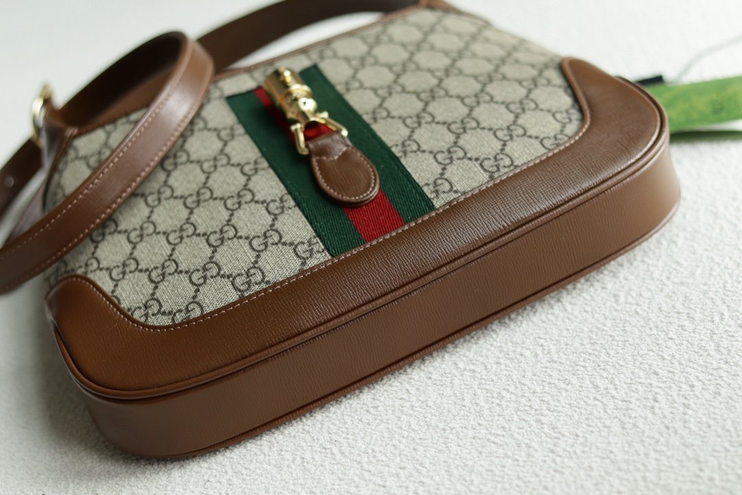 Handbag/Shoulder Bag Size  28x19x4.5cm