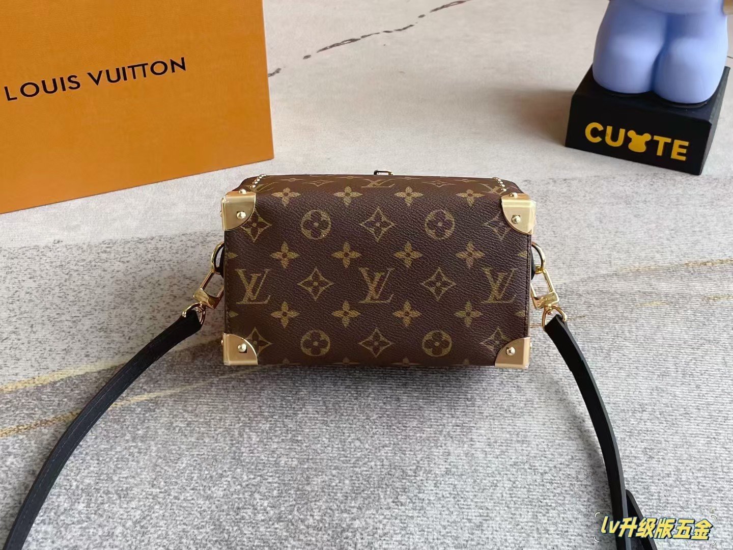 Tote bag shoulder bag Specification: 20*14*12cm
