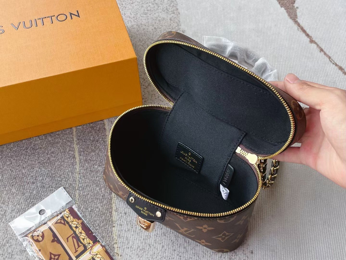 Xinhua makeup bag tote bag shoulder bag Specifications: 26*17*7cm ...
