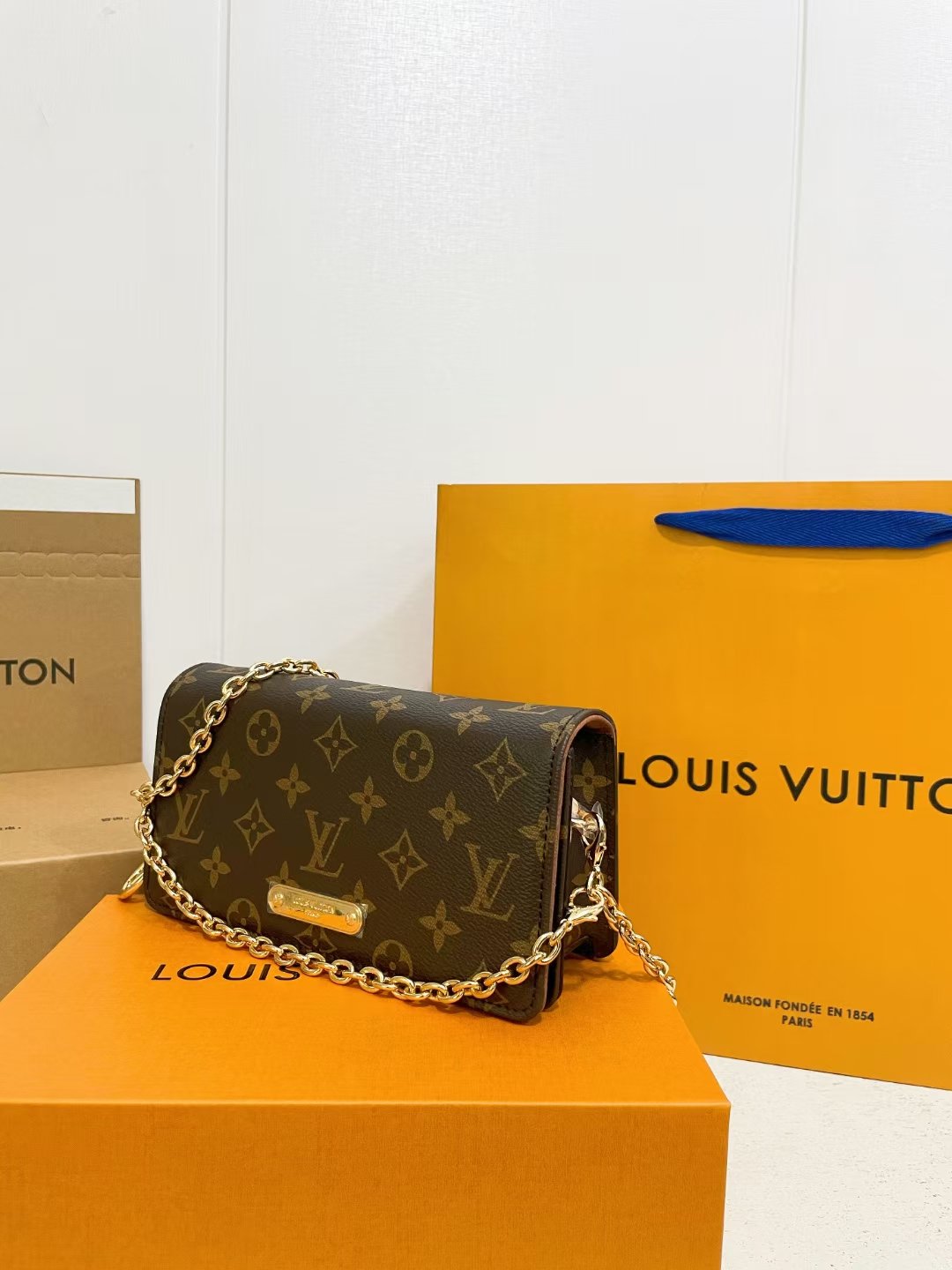 New Chain Tote Bag Shoulder Bag Specification: 21*10*4cm