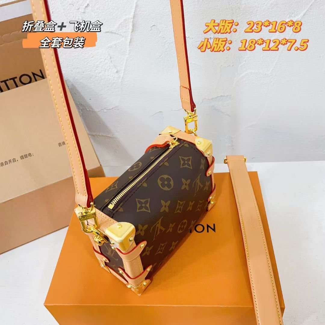 Handbag shoulder bag specifications: 18*12*8cm