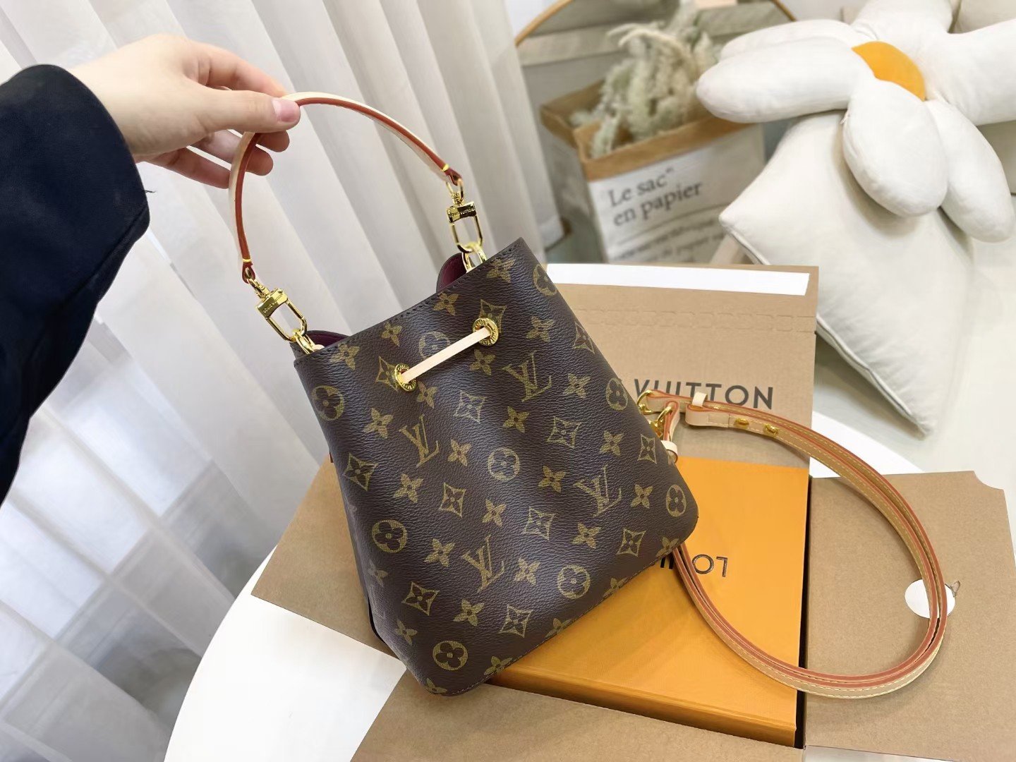 Bucket bag Reading flower handbag shoulder bag specifications: 20*14*22cm