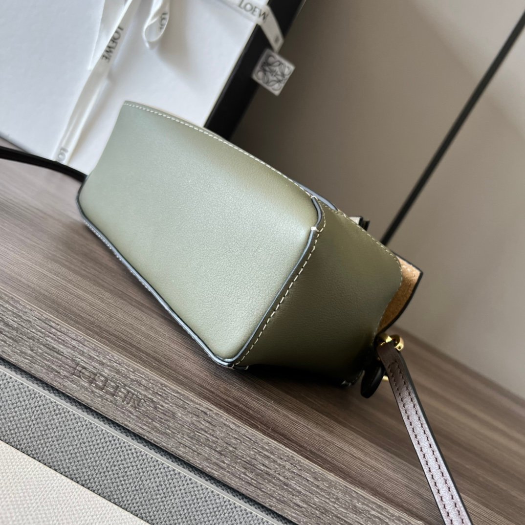 Handbag/Shoulder Bag Size 18*12.5*8CＭ