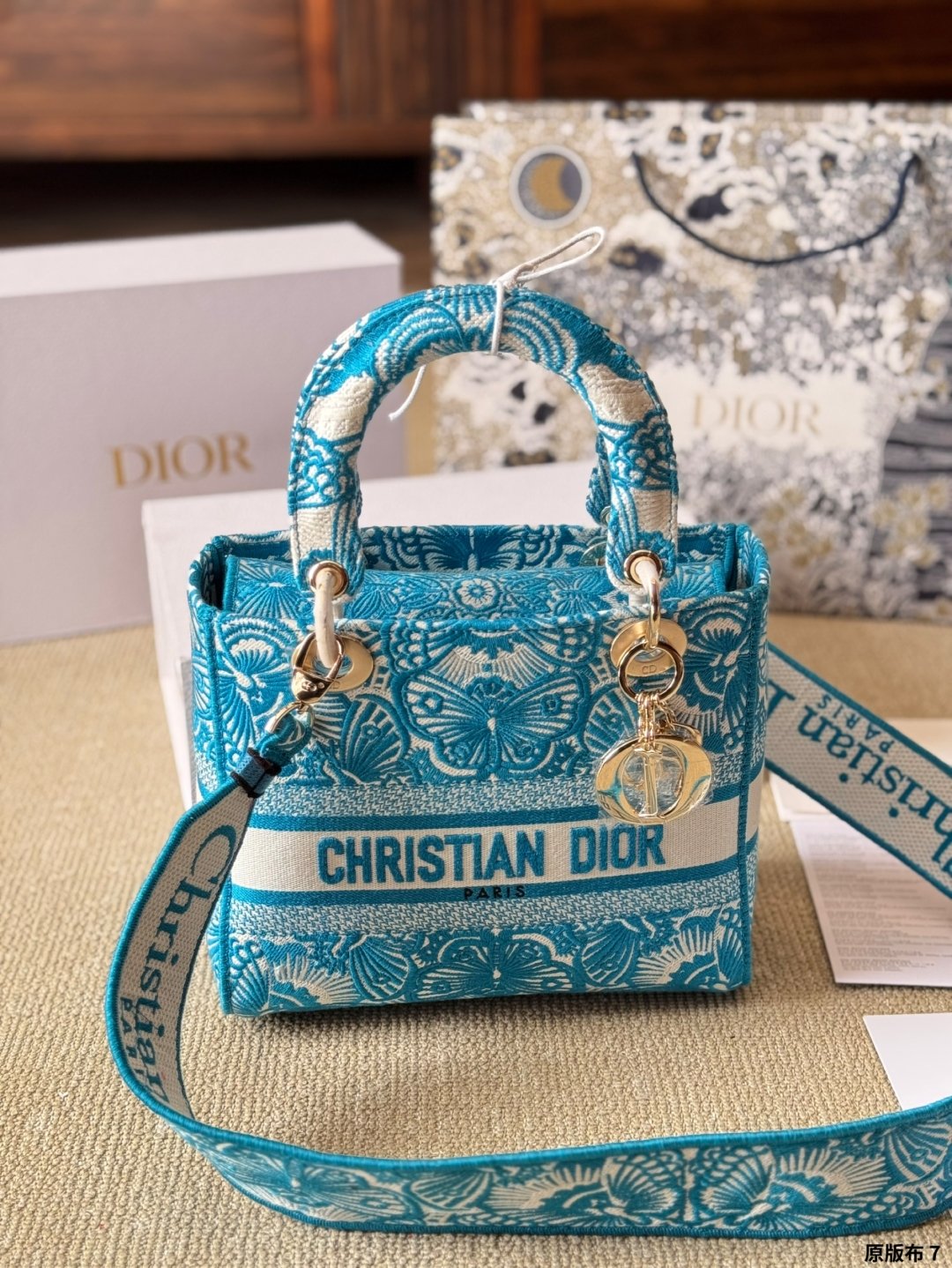 Handbag/Shoulder Bag Size 24x20x11cm