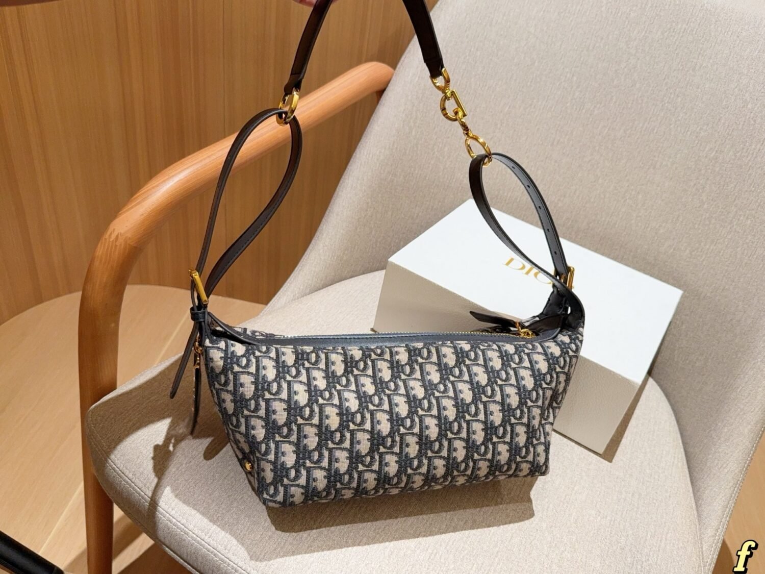 Handbag/Shoulder Bag Size 23×13×13cm