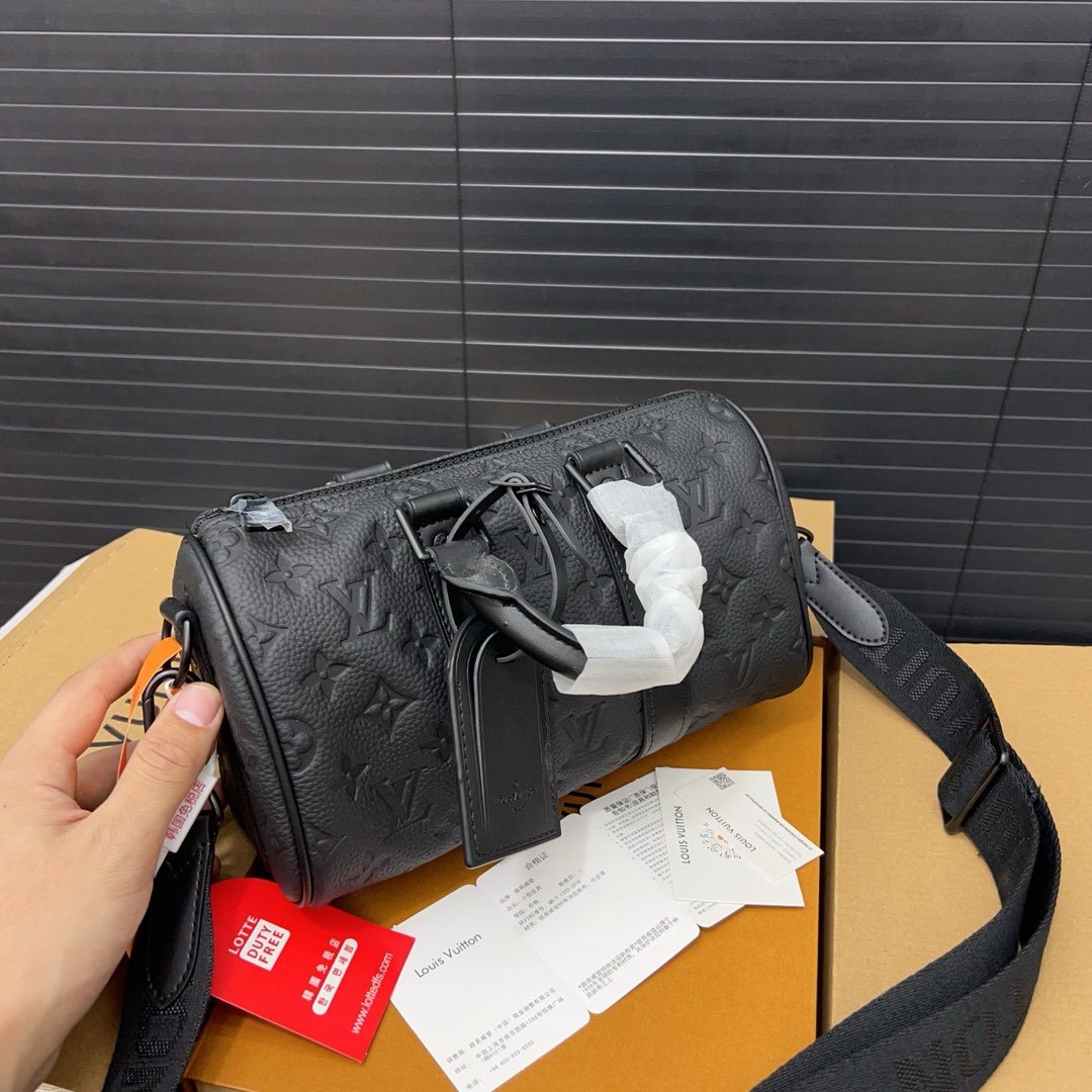 Tote crossbody bag Shoulder bag Dimensions: 15 x 25 cm.