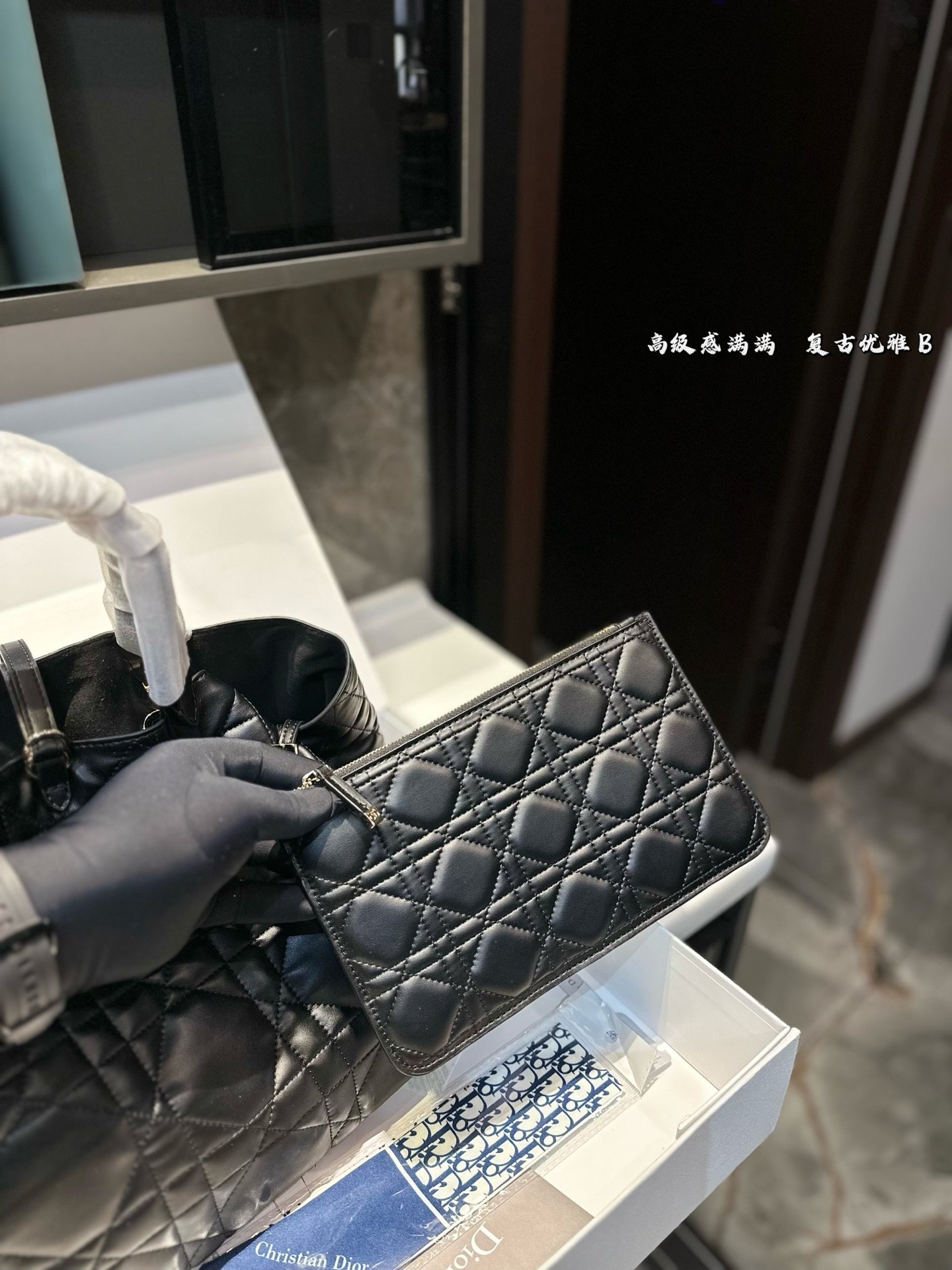 Handbag/Shoulder Bag Size 25*12*16cm