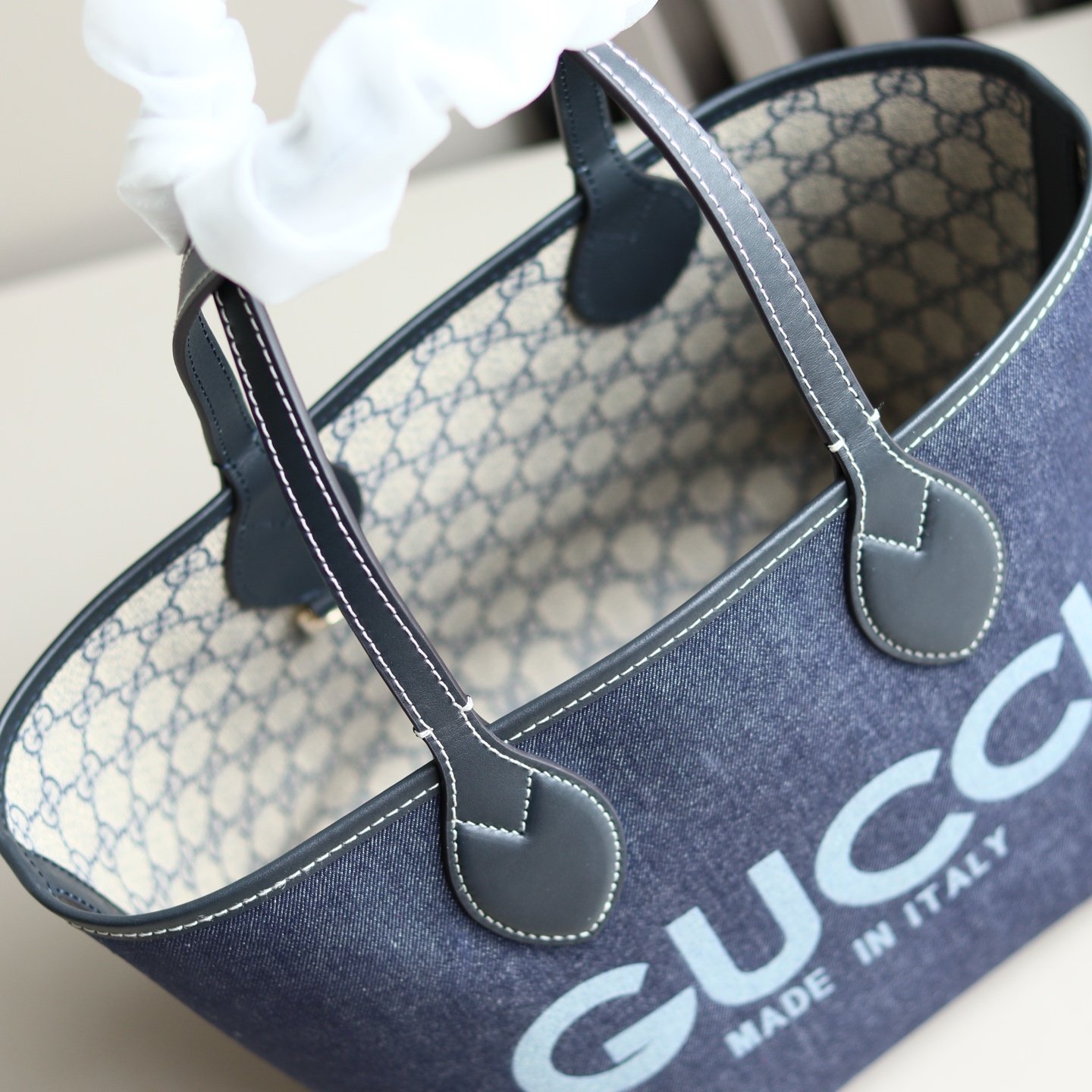 Handbag/Shoulder Bag Size  22x 19x 18cm