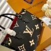 Premium Embossed Embossed Shopping Bag Specifications: 25*11*19 CM