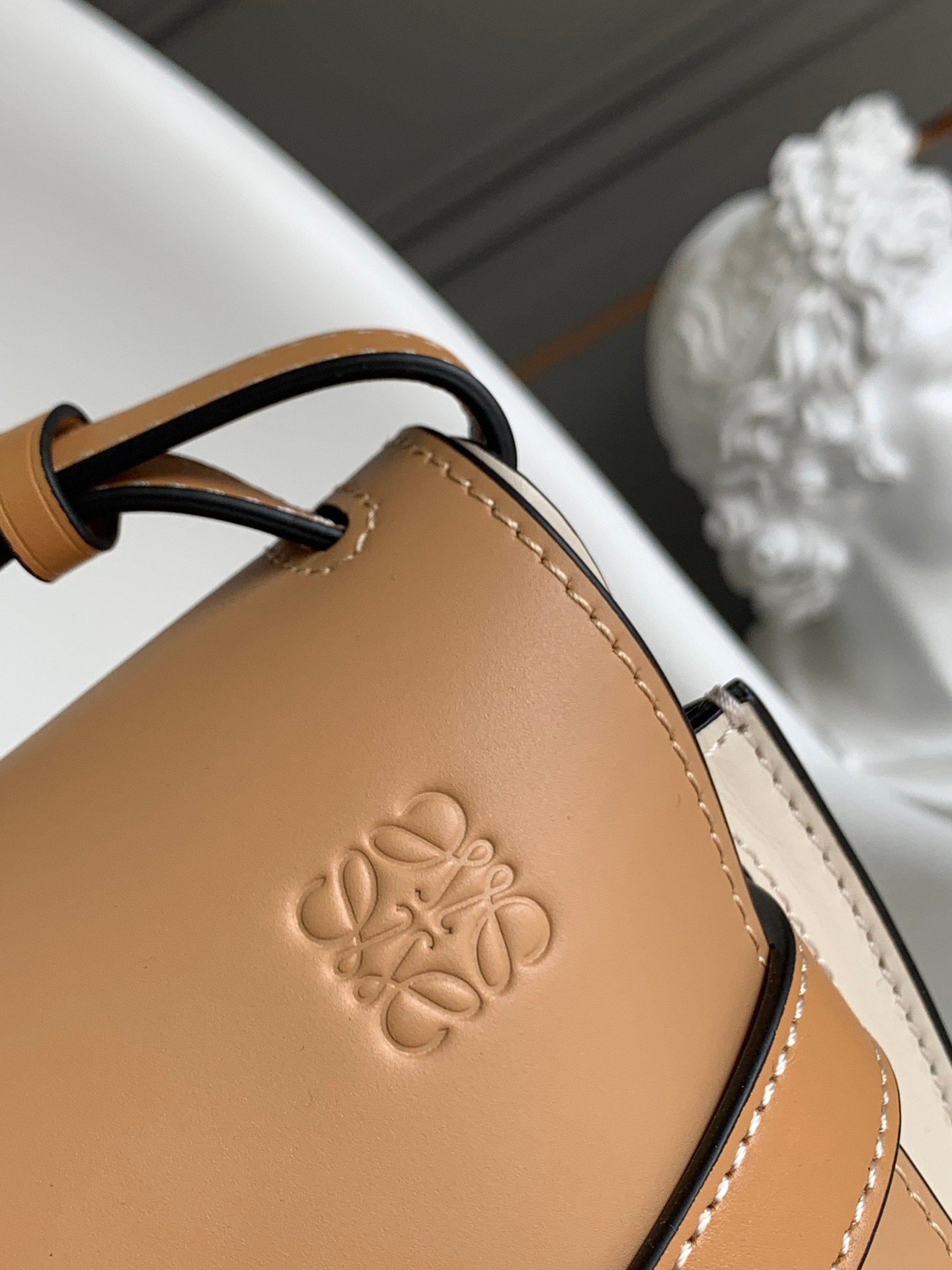Handbag/Shoulder Bag Size 20*19*11.5 cm