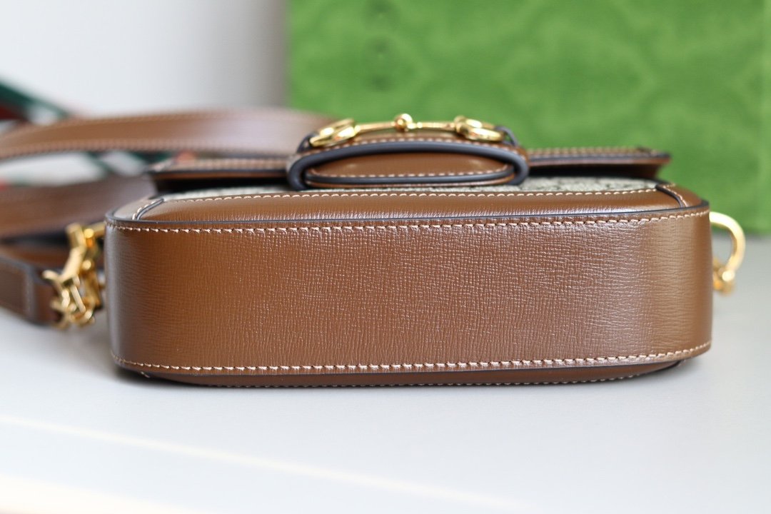 Handbag/Shoulder Bag Size  20.5x14x5cm