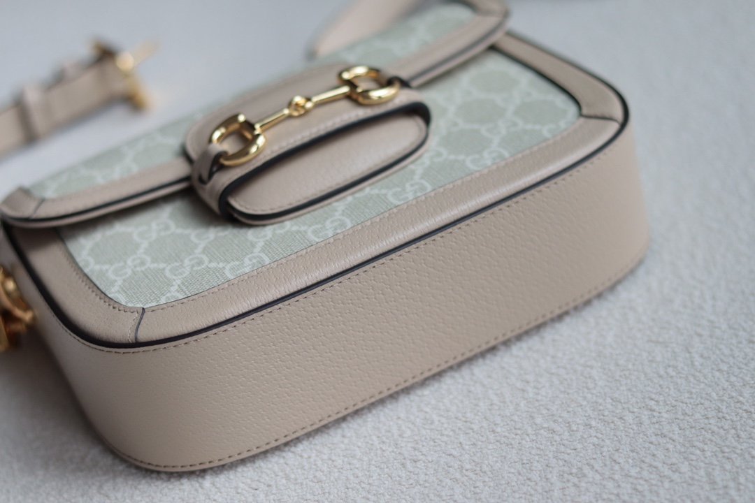 Handbag/Shoulder Bag Size  20.5x14x5cm