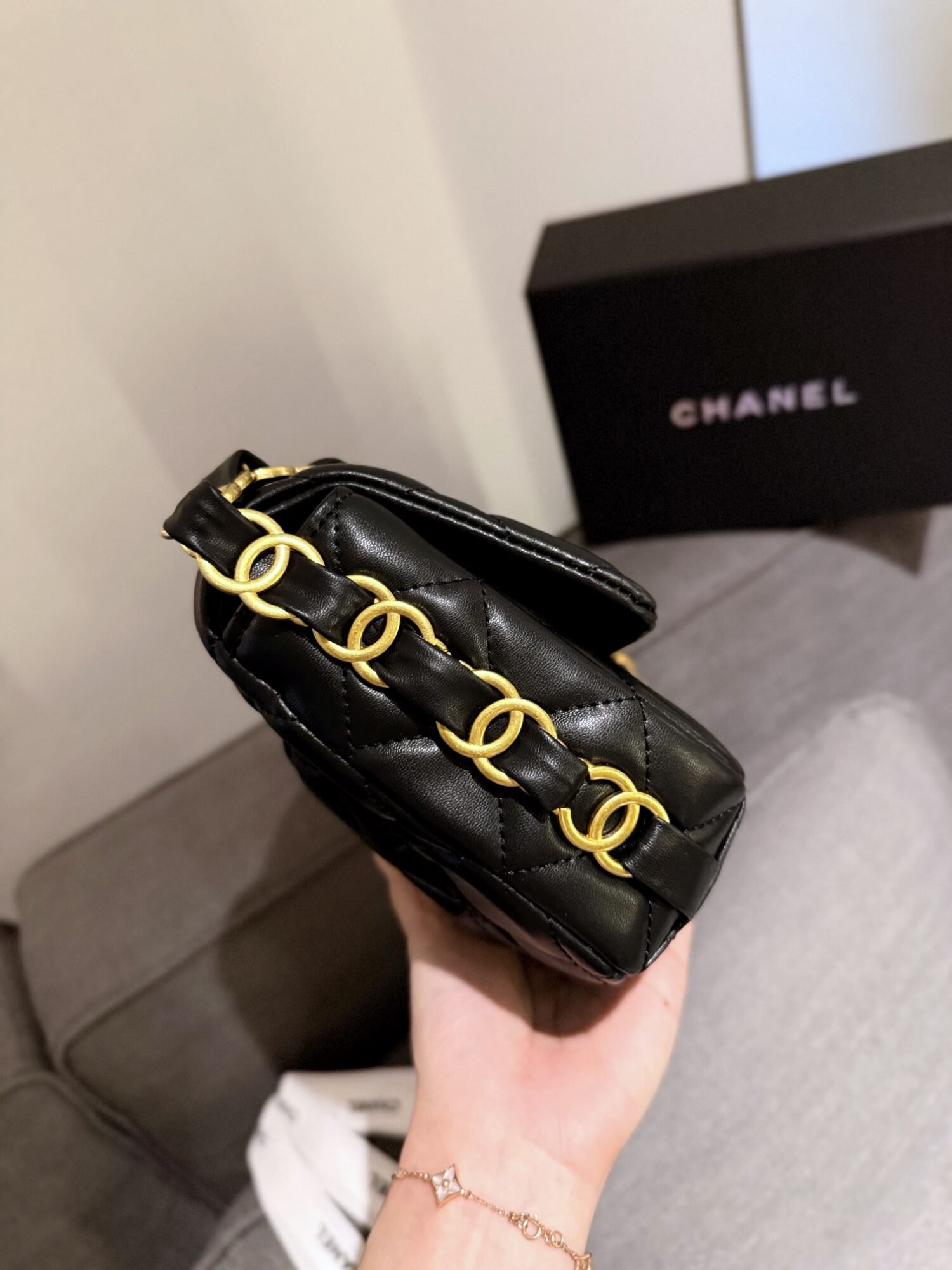Handbag/Shoulder Bag Size 20*20*7cm