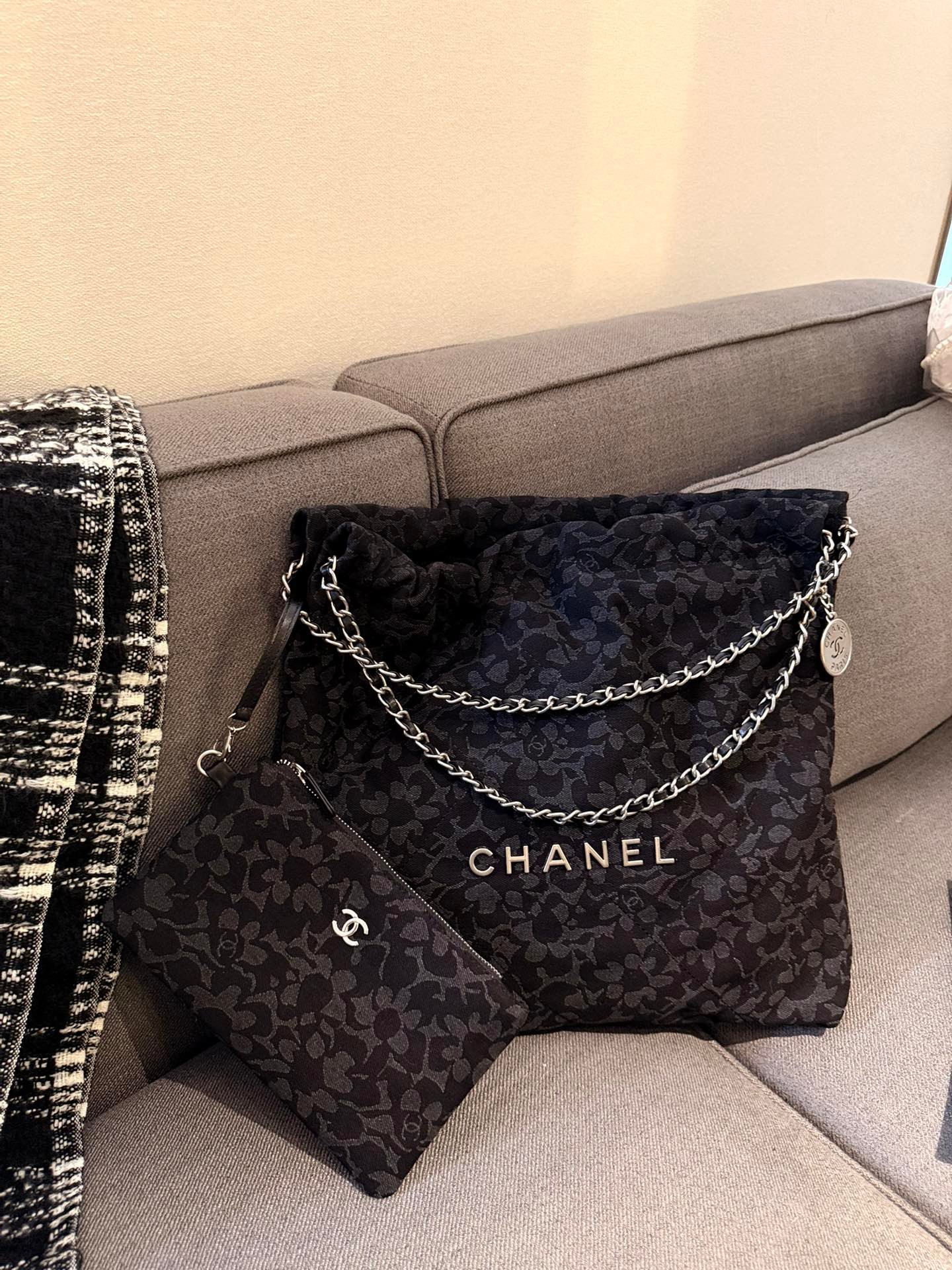 Handbag/Shoulder Bag Size 39*42*8    35*37*7cm