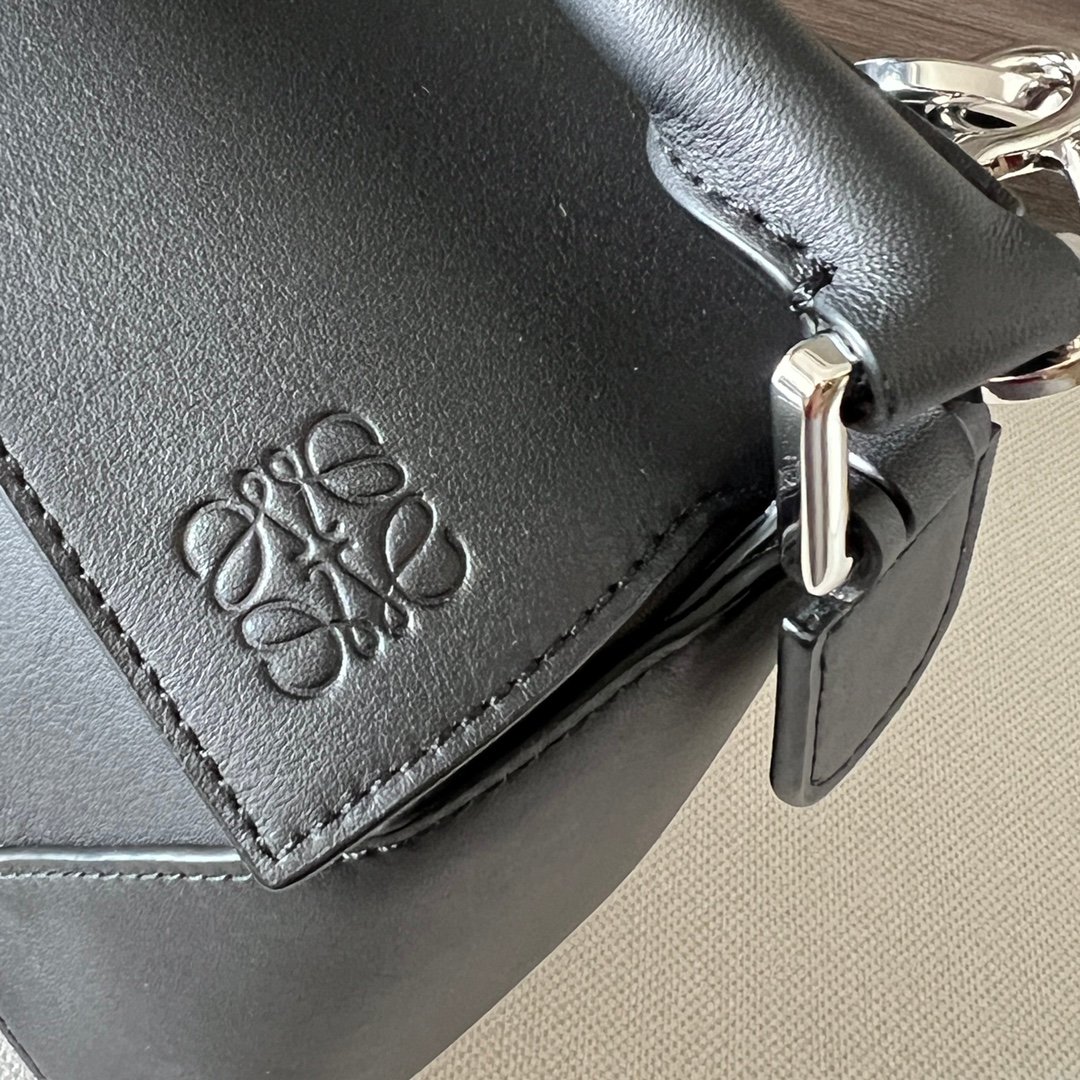 Handbag/Shoulder Bag Size 24*10.5*16CM