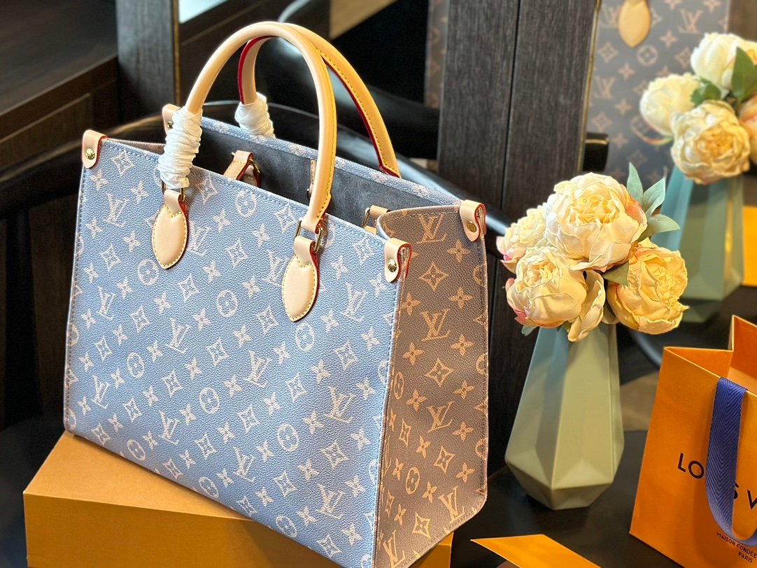 Medium Handbag Handbag Specification: 35*27*14