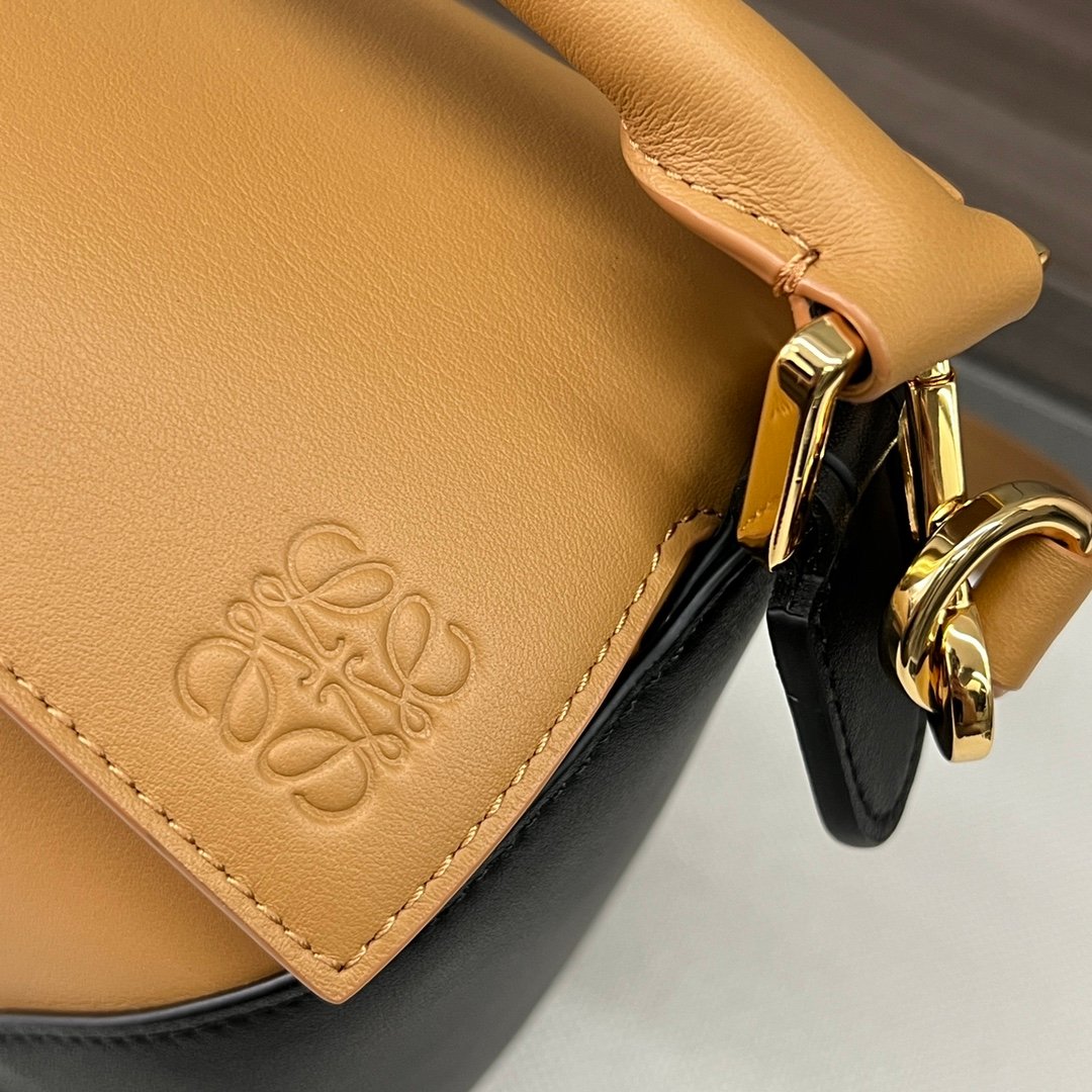 Handbag/Shoulder Bag Size 24*10.5*16CM