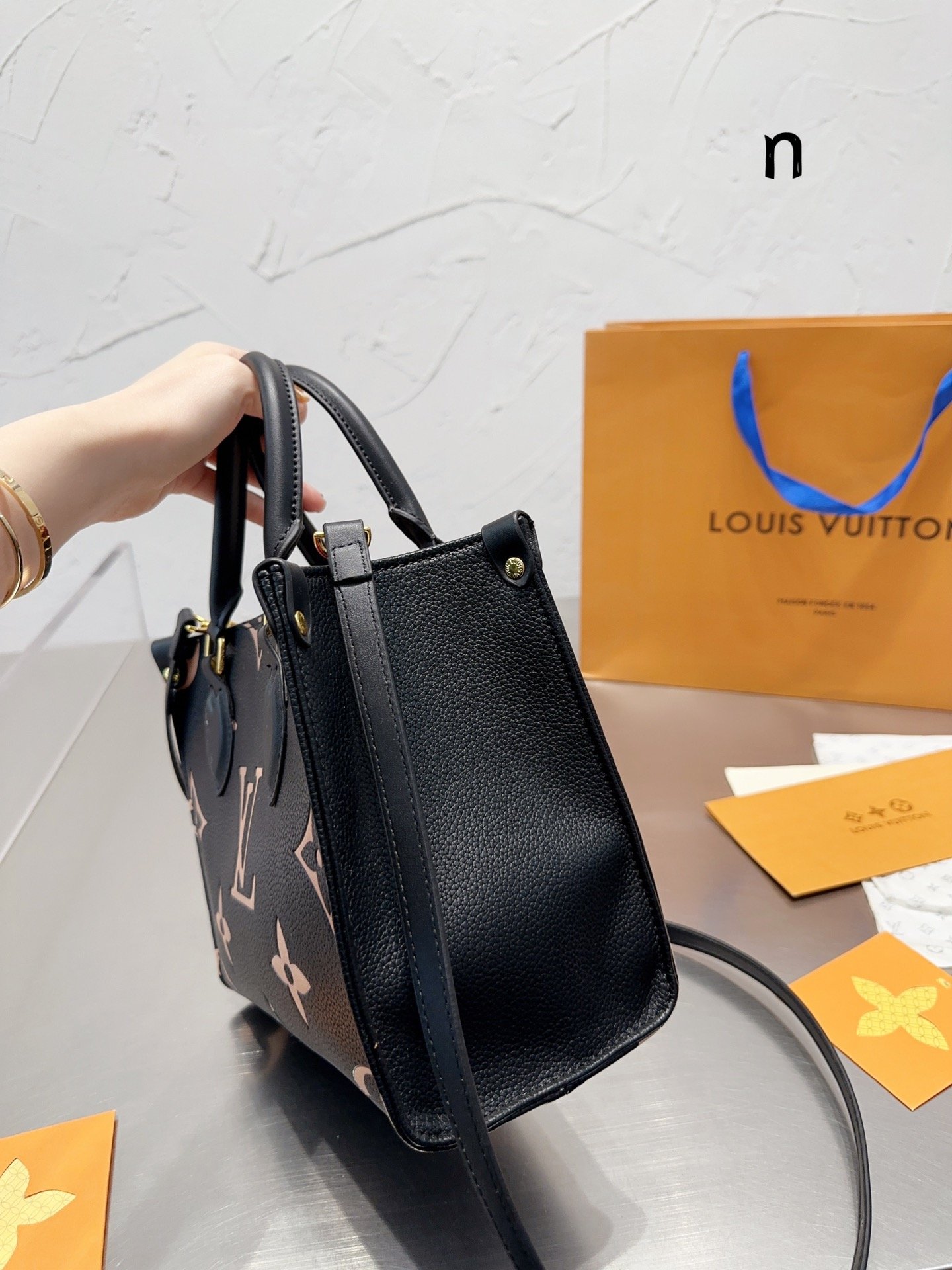 Shopping bag, shoulder bag, handbag Specification: 25*19*11.5