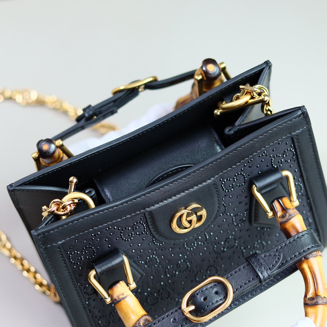 Handbag/Shoulder Bag Size  20x16x10cm