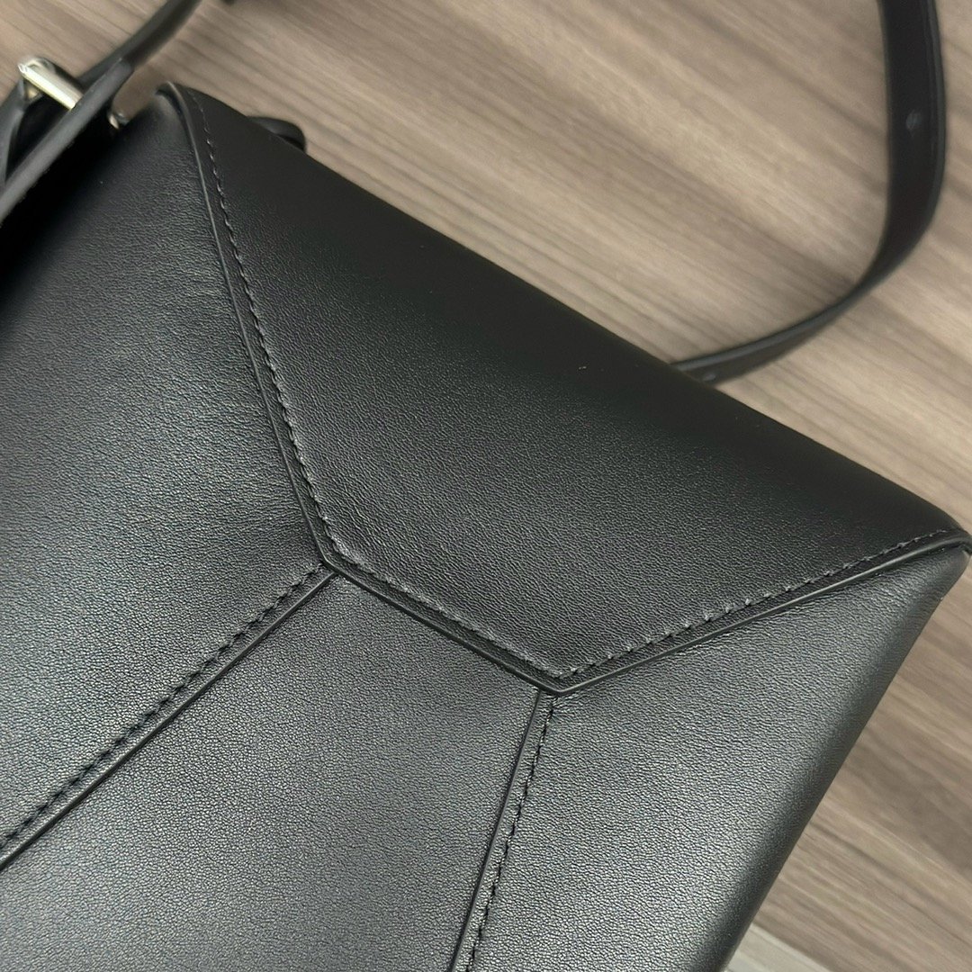 Handbag/Shoulder Bag Size 33*14.7*21.5cm