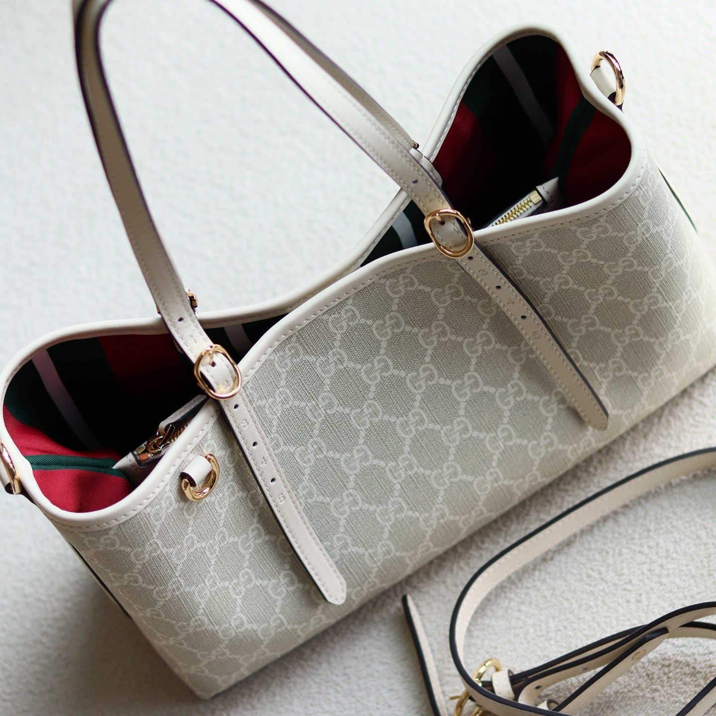 Handbag/Shoulder Bag Size  31✖️18✖️11cm