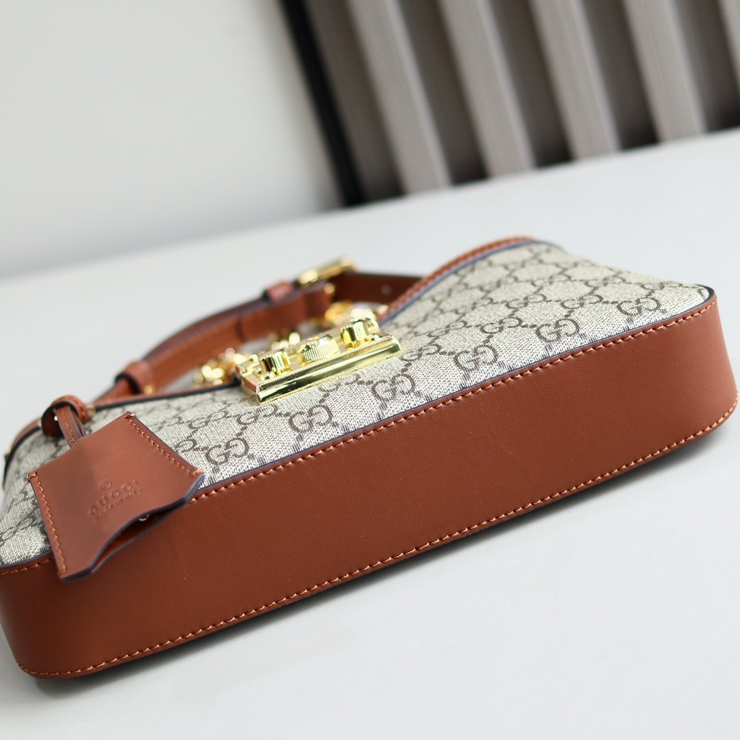 Handbag/Shoulder Bag Size  27✖️14✖️6cm