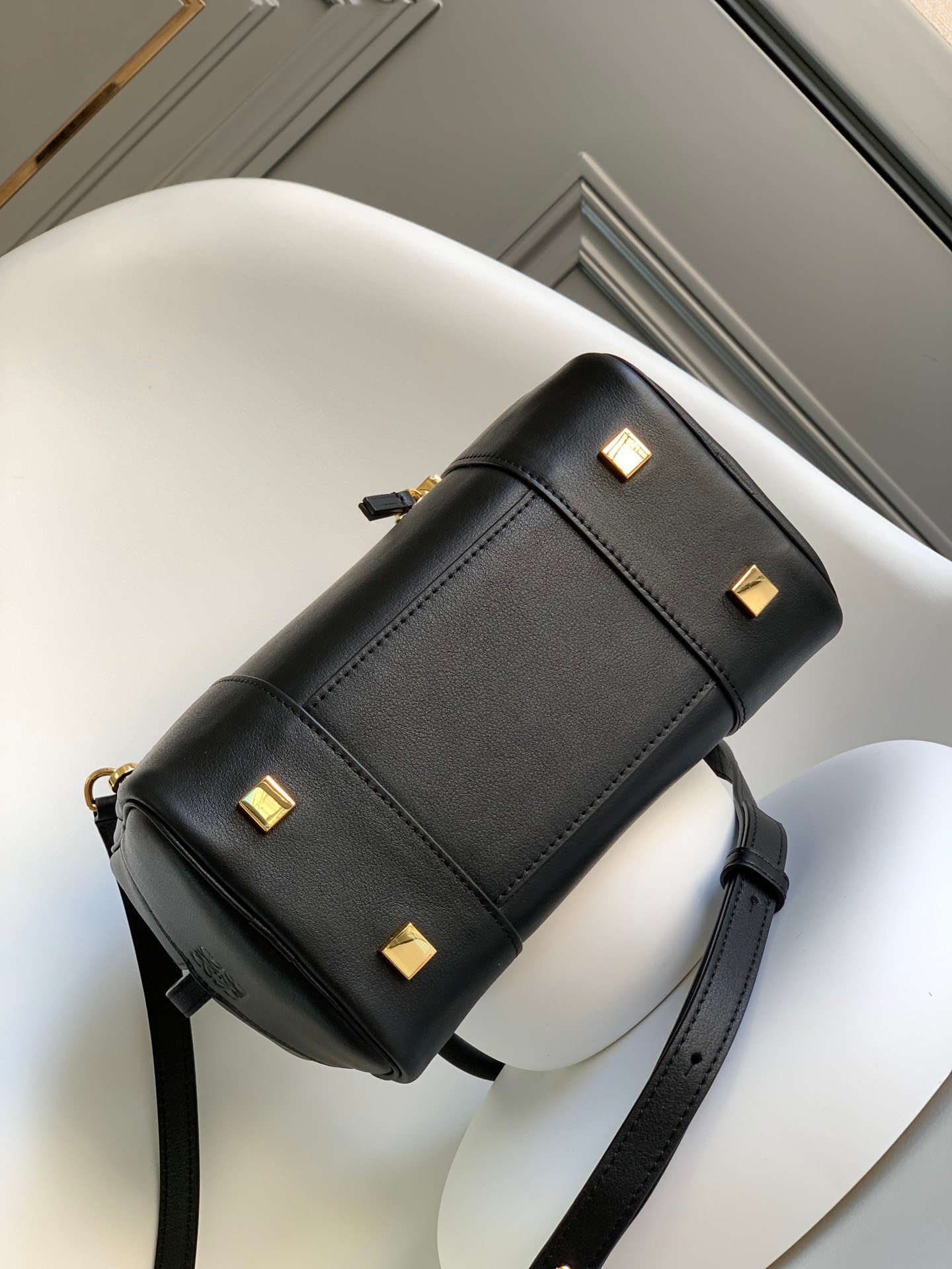 Handbag/Shoulder Bag Size 19*18*11cm