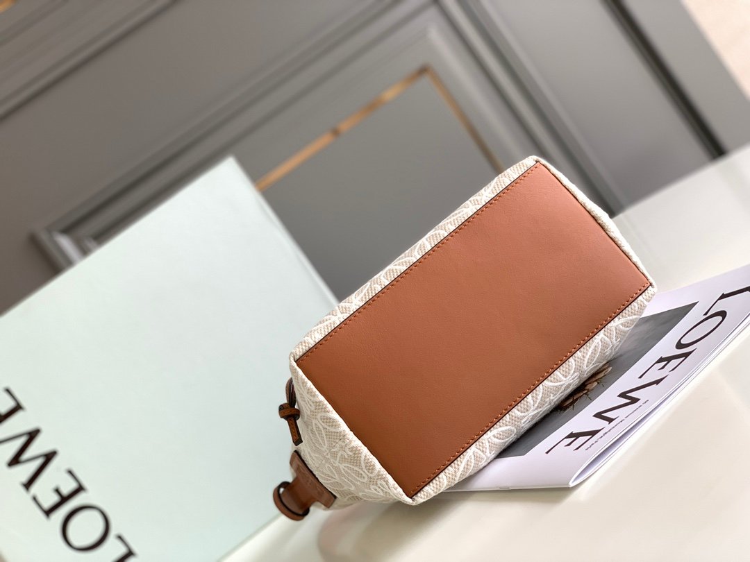 Handbag/Shoulder Bag Size21*17*12.5cm