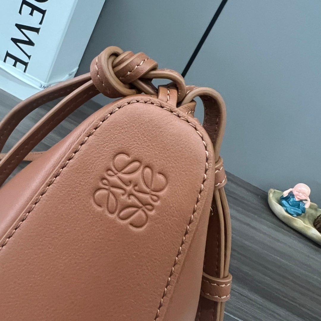 Handbag/Shoulder Bag Size 28*17*9.5CM