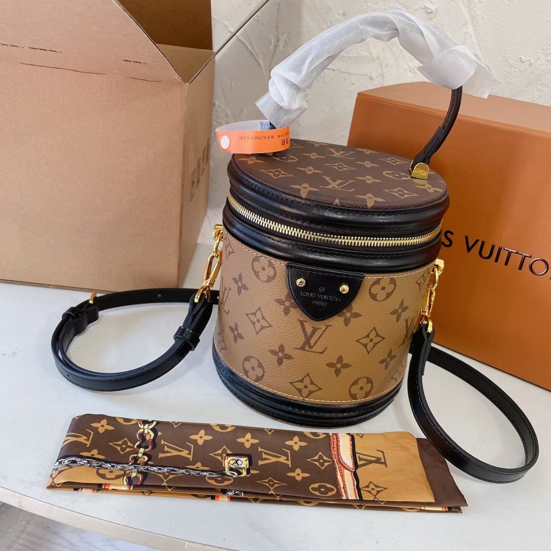 Cylinder Fortune Bucket Portable Crossbody Bag Specifications: 16*18*15cm
