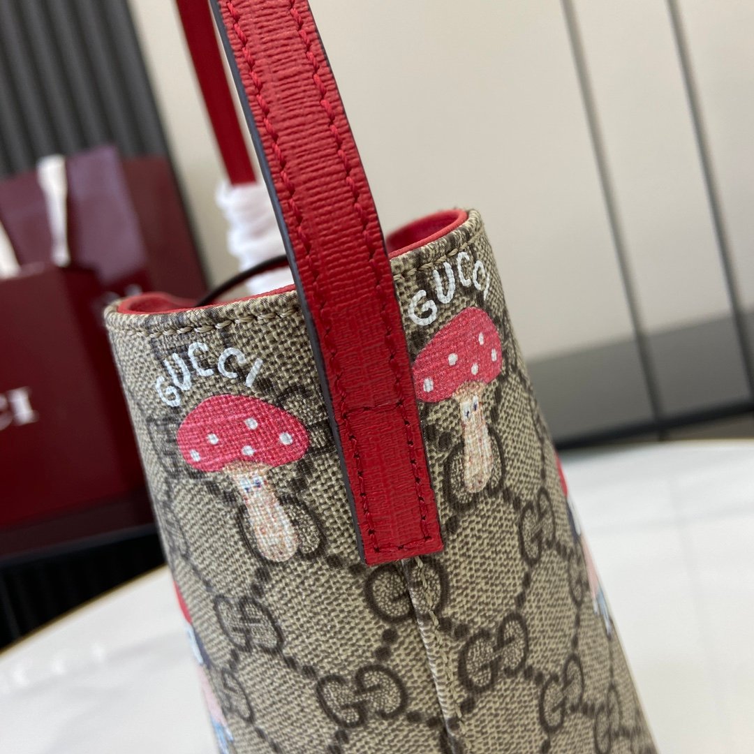 Handbag/Shoulder Bag Size  18.5x 16.5x 7.5