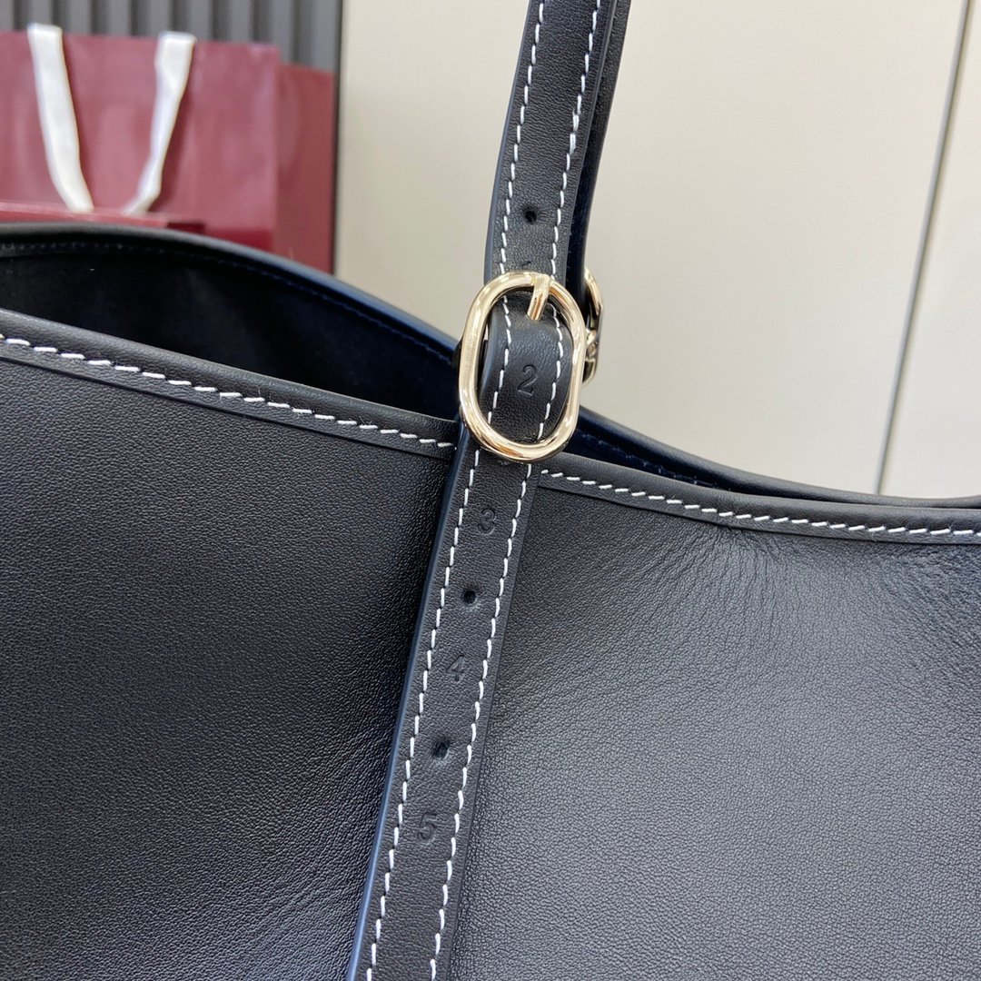 Handbag/Shoulder Bag Size  38x 25x 15