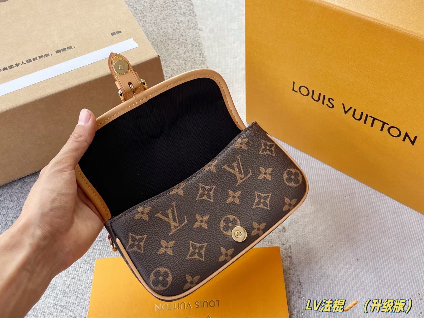 Mini baguette tote bag shoulder bag Specification: 25*15*10cm
