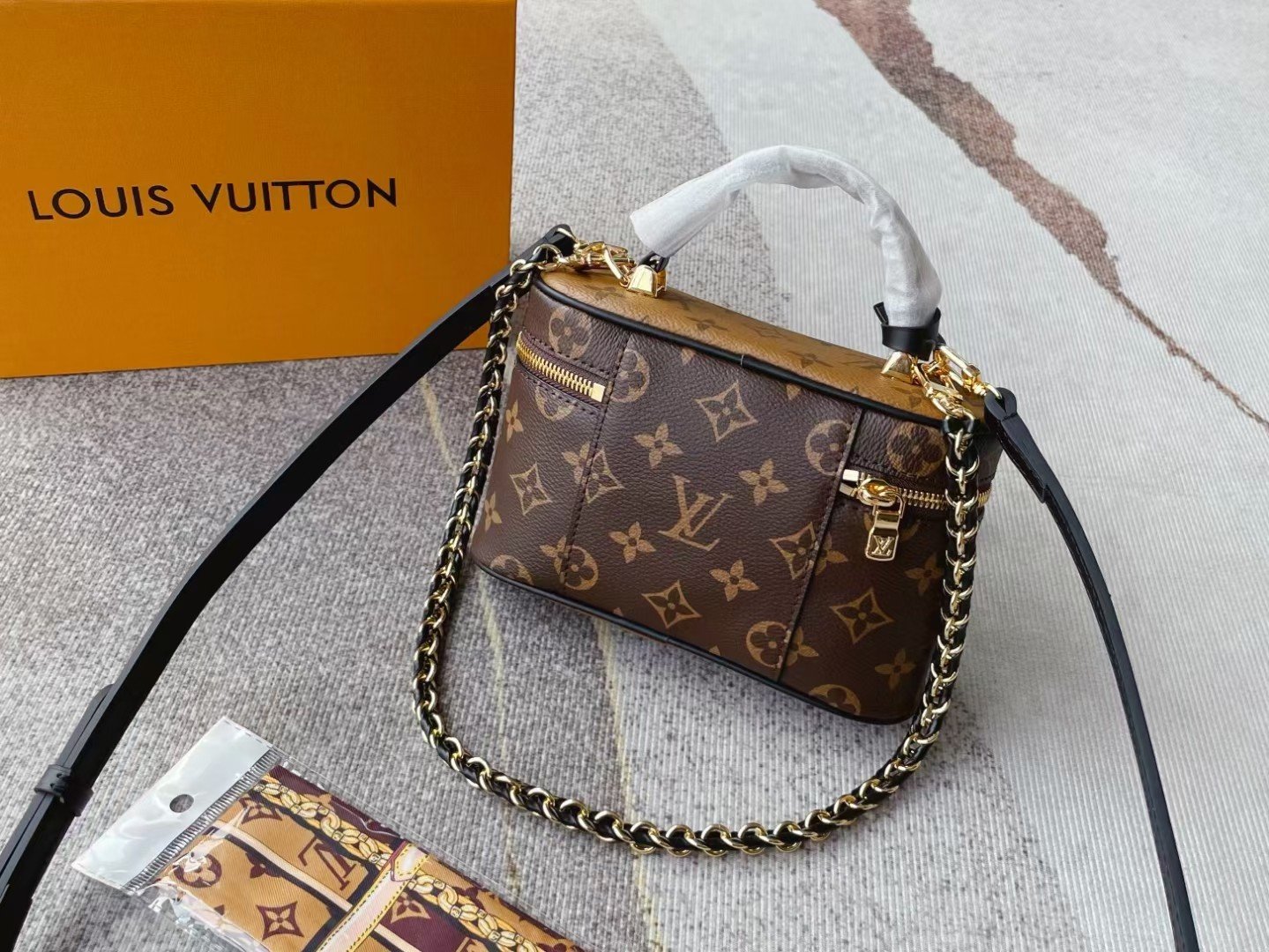 Xinhua makeup bag tote bag shoulder bag Specifications: 26*17*7cm ...