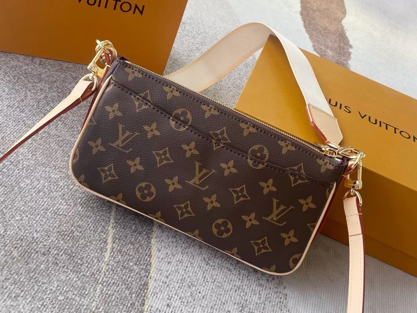 New Camel Tote Bag Shoulder Bag Specification: 25*14*5cm