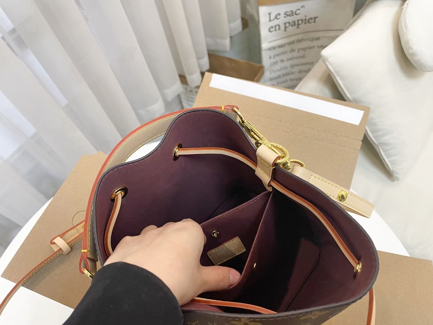 Bucket bag Reading flower handbag shoulder bag specifications: 20*14*22cm