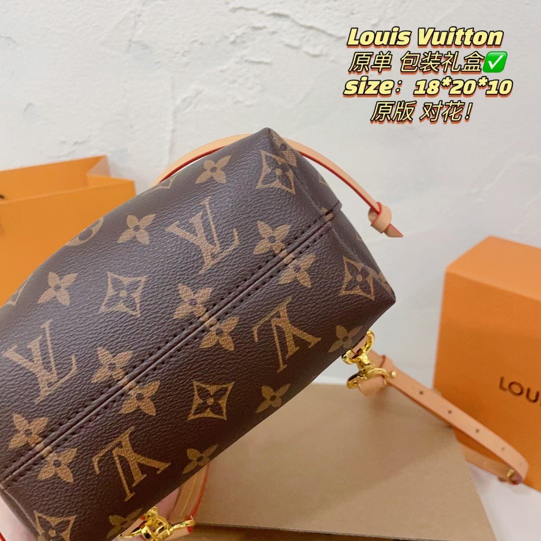 Backpack specifications: 18*20*10cm