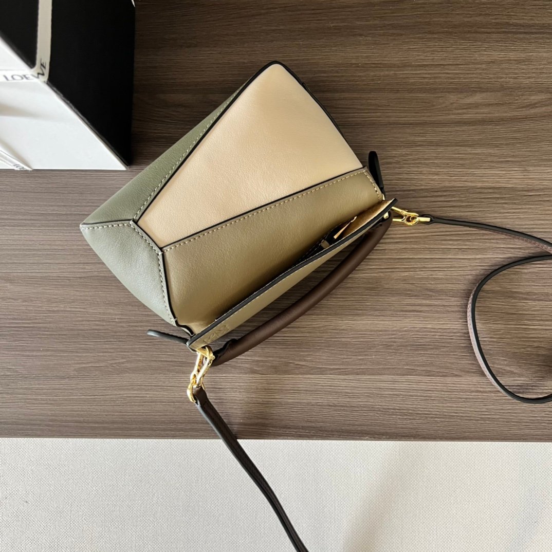 Handbag/Shoulder Bag Size 18*12.5*8CＭ