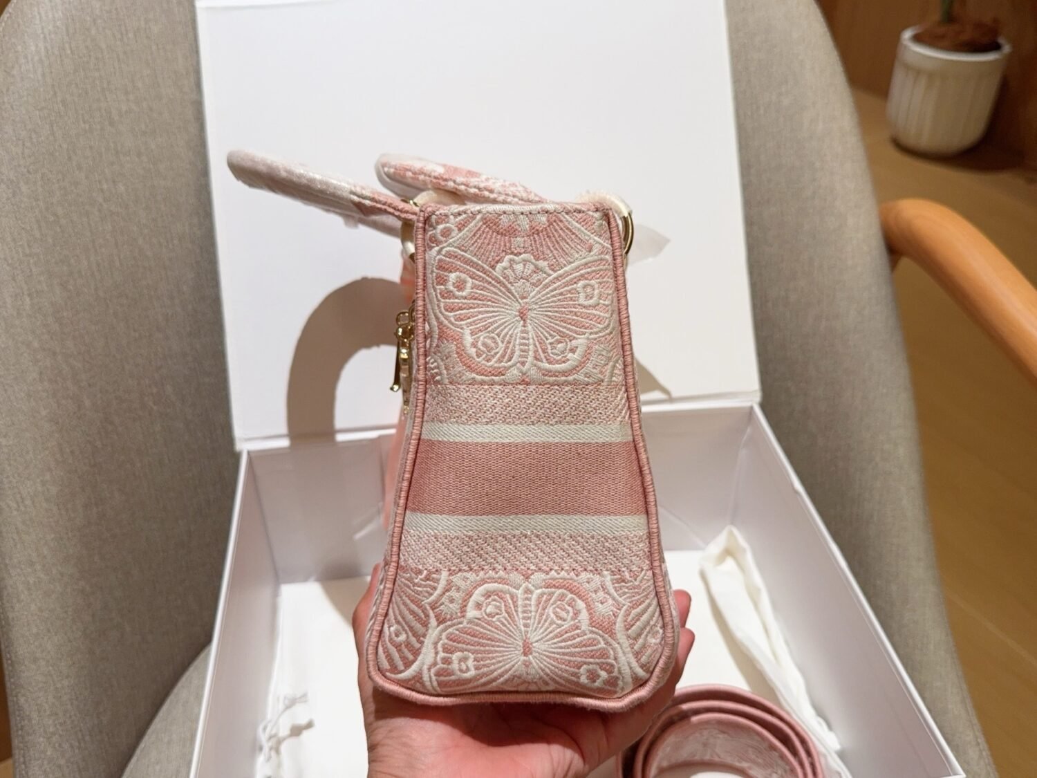 Handbag/Shoulder Bag Size 23x19x11cm